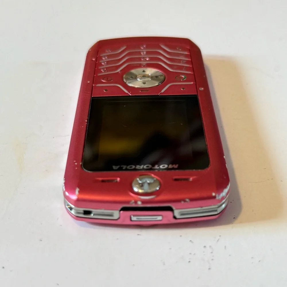 Motorola L6 Hot Pink Slim Cell Phone “UNTESTED”No Charger Buy As Is Read Below!